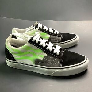 Vans Unisex Old Skool Flame Sneakers US Men: 7.5 & US Women: 9
